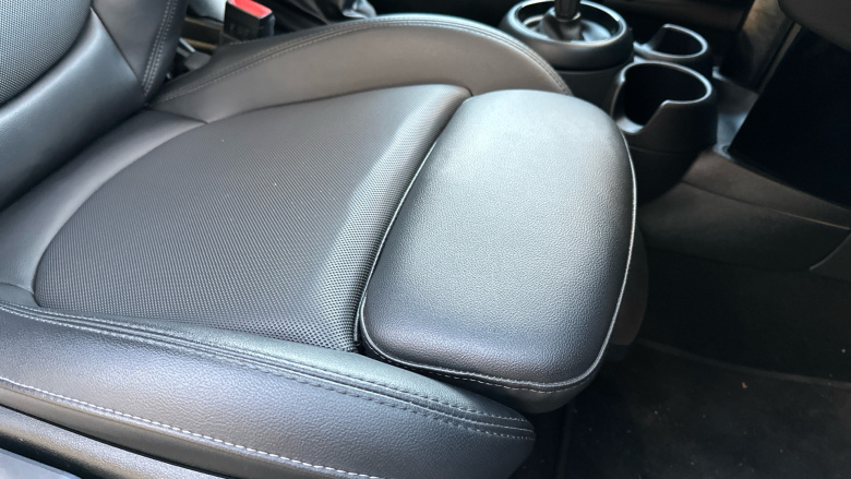 MINI Hatchback 1.5 Cooper Classic 3dr Auto [Comfort/Nav Pack] Petrol Hatchback